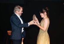 Гран при за претставата „Анна“ во режија на Нина Николиќ и награда за главна женска улога за Маја Љутков на фестивалот „Златен лав“